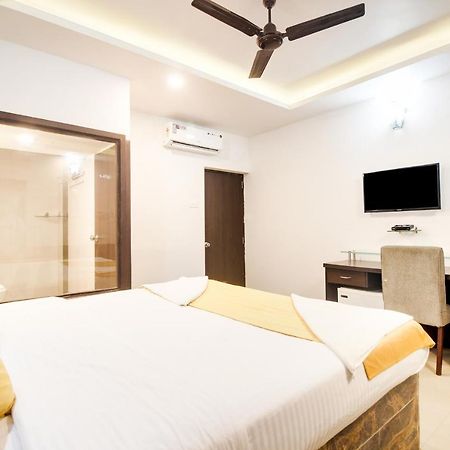 Candolim Sands Hotel ภายนอก รูปภาพ
