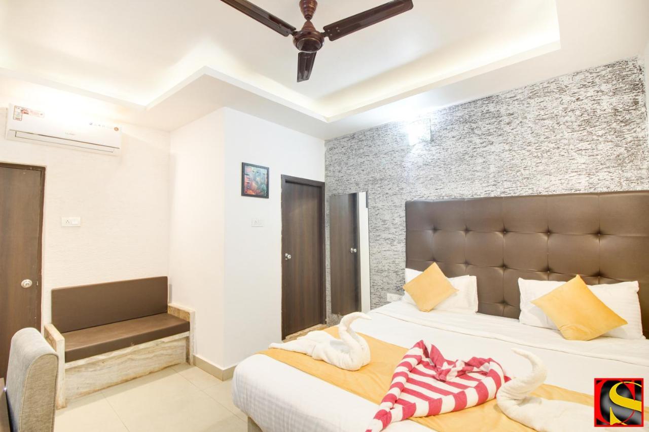 Candolim Sands Hotel ภายนอก รูปภาพ