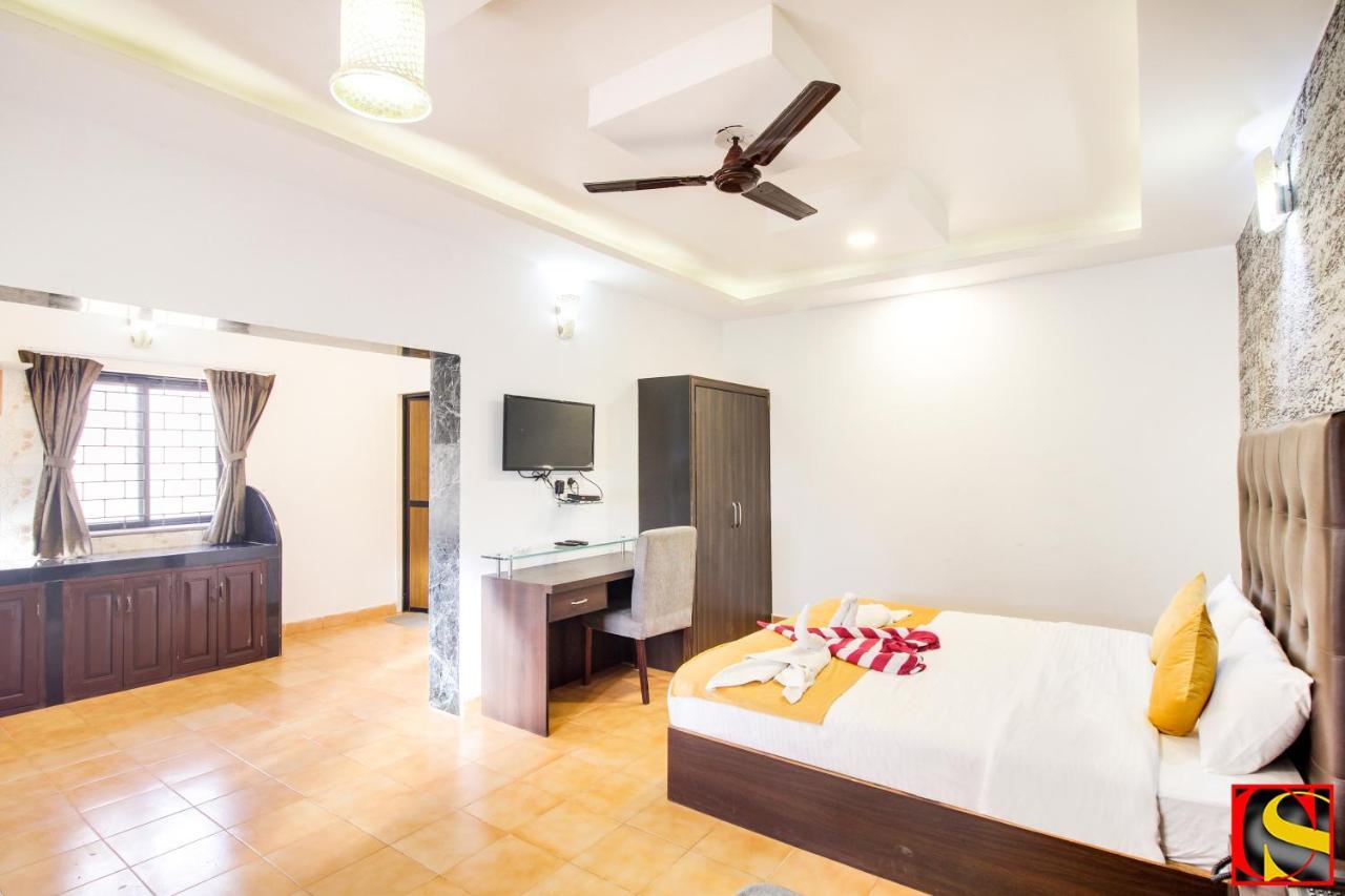 Candolim Sands Hotel ภายนอก รูปภาพ