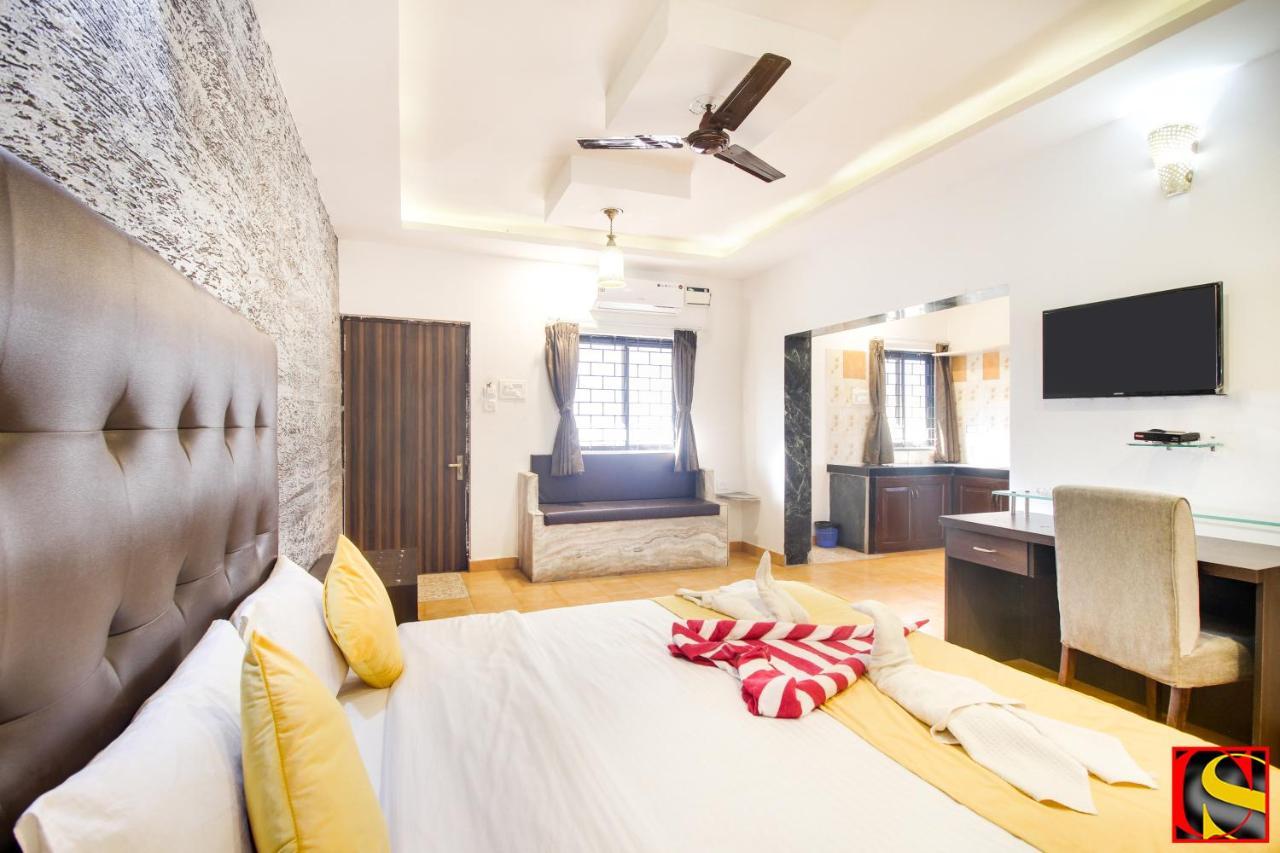 Candolim Sands Hotel ภายนอก รูปภาพ