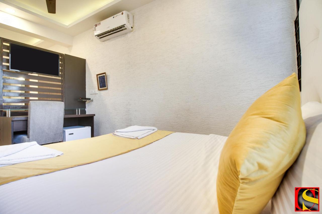 Candolim Sands Hotel ภายนอก รูปภาพ