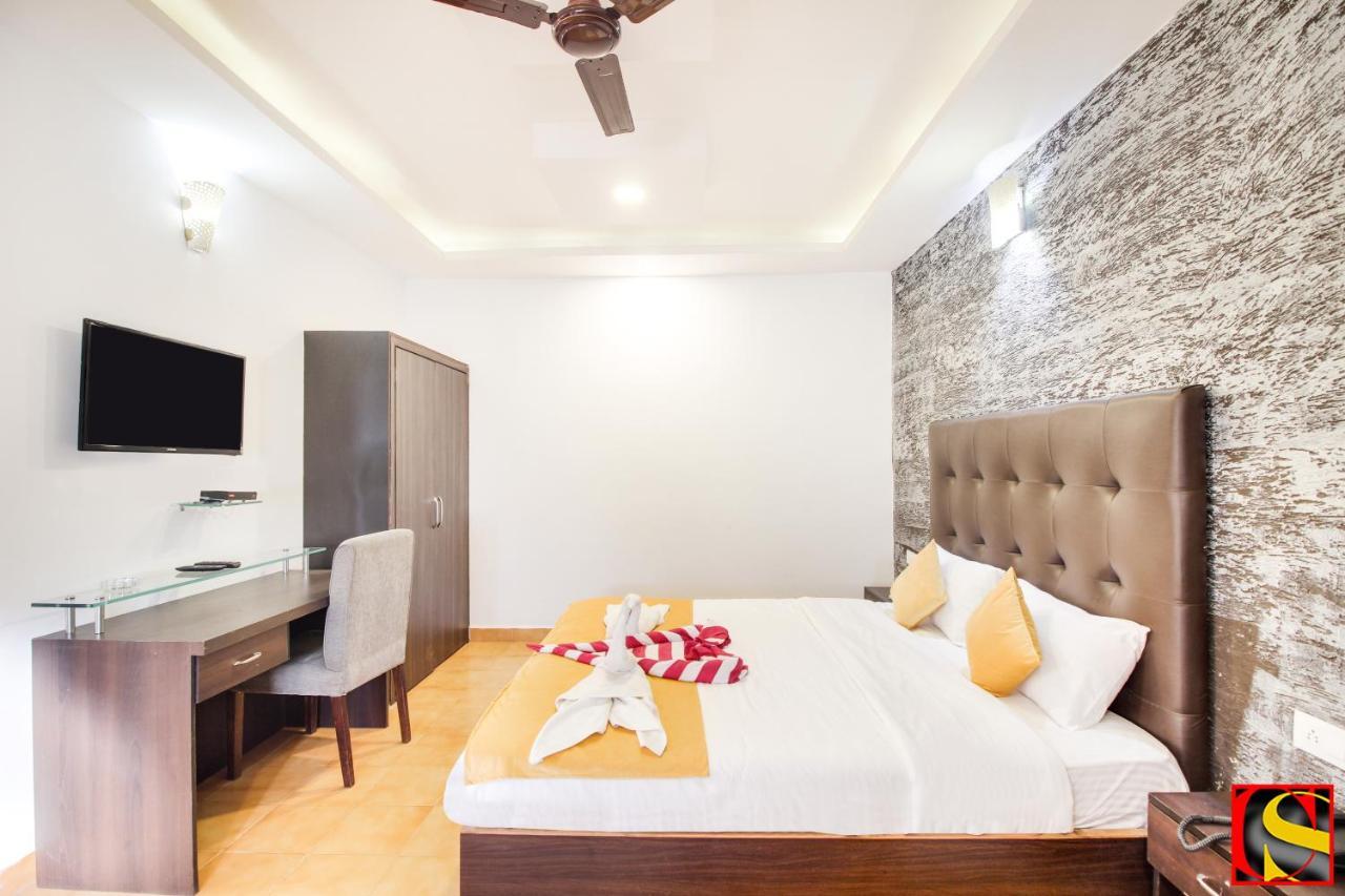 Candolim Sands Hotel ภายนอก รูปภาพ