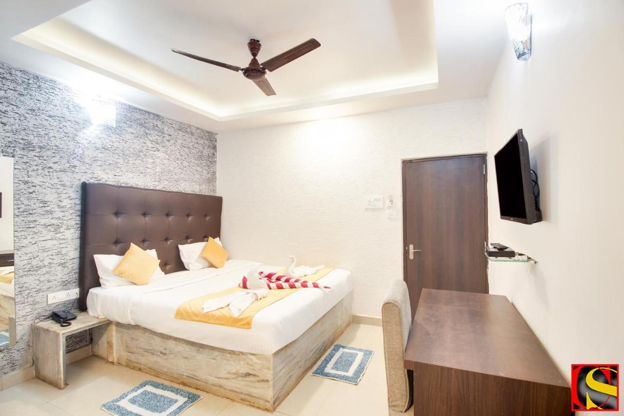 Candolim Sands Hotel ภายนอก รูปภาพ