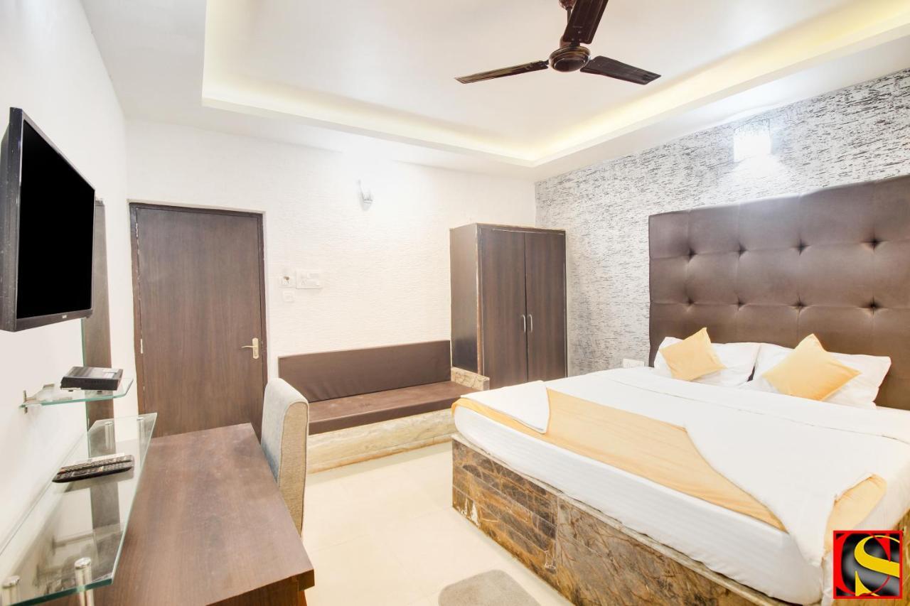 Candolim Sands Hotel ภายนอก รูปภาพ
