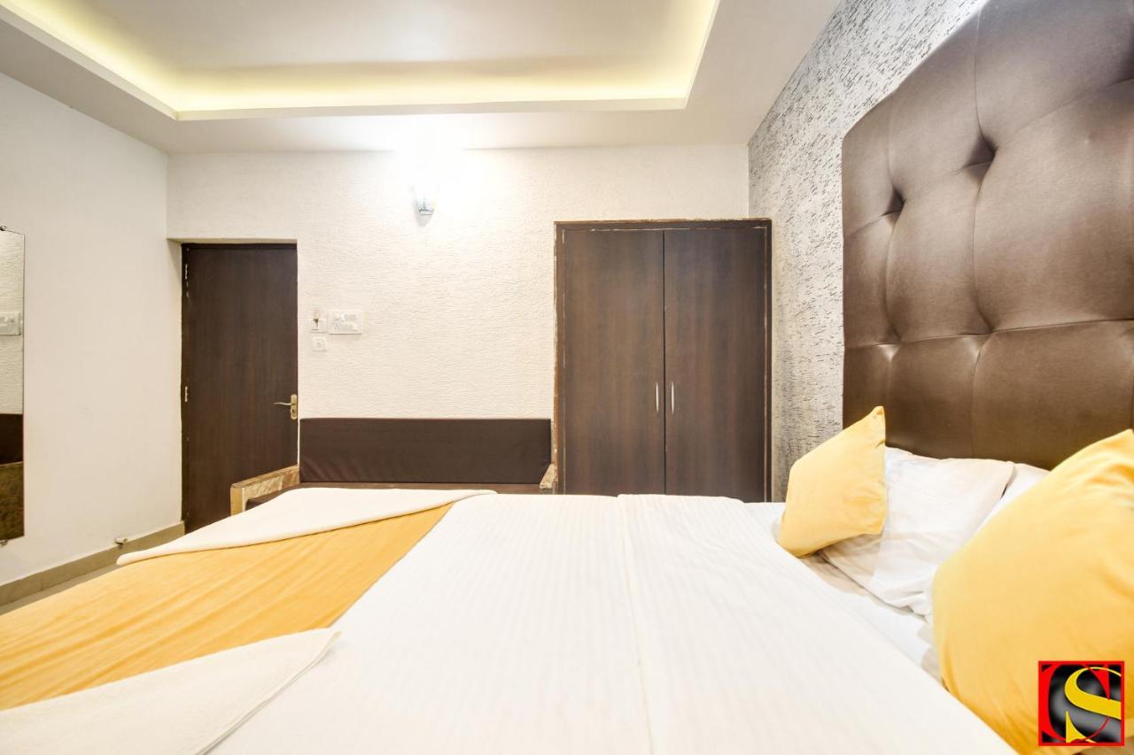 Candolim Sands Hotel ภายนอก รูปภาพ