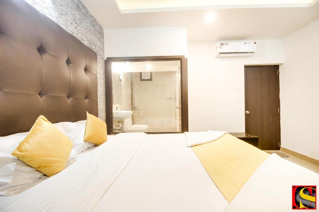 Candolim Sands Hotel ภายนอก รูปภาพ