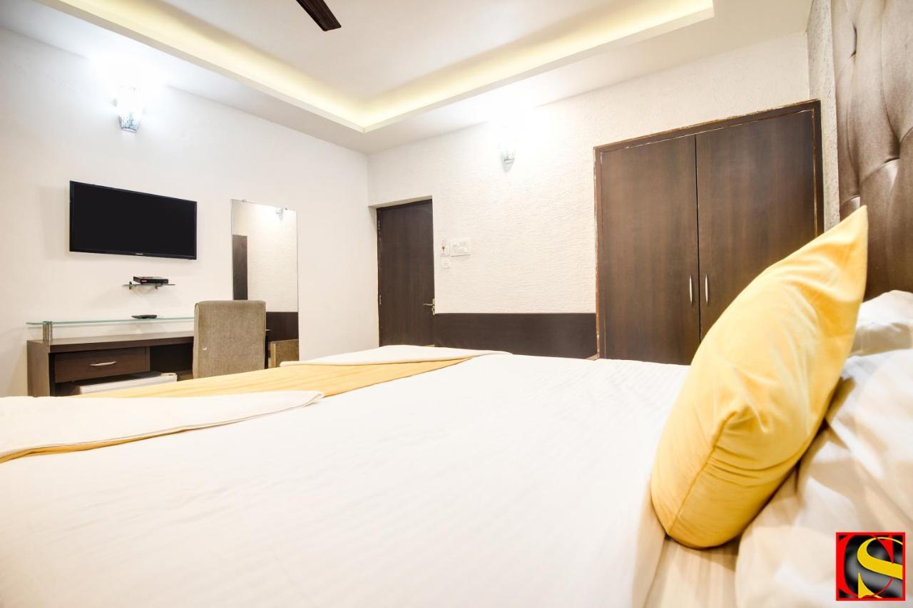 Candolim Sands Hotel ภายนอก รูปภาพ