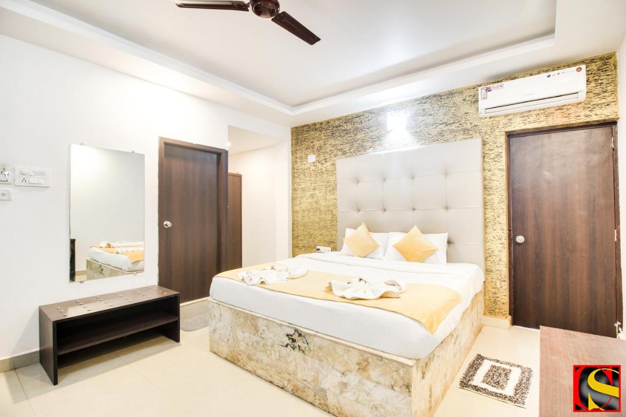 Candolim Sands Hotel ภายนอก รูปภาพ